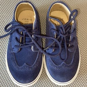 Janie and Jack Suede Wingtip Sneaker Size 8